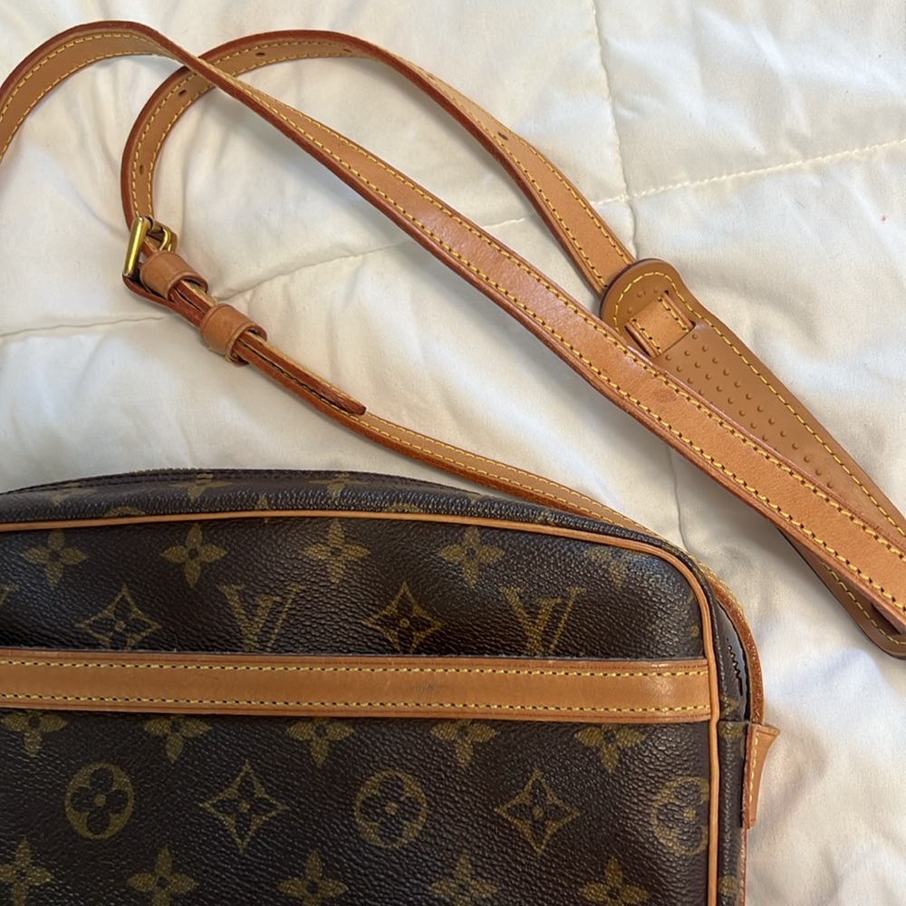 Authentic Louis Vuitton Jeune Fille GM Crossbody  Brown Coated Monogram - Picture 4 of 10